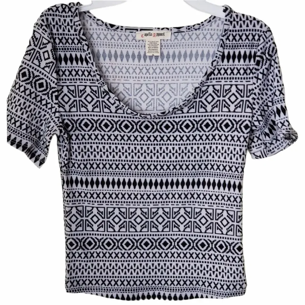 New Black And White Geometric Design Short Sleeve Top Small - Picture 2 of 6